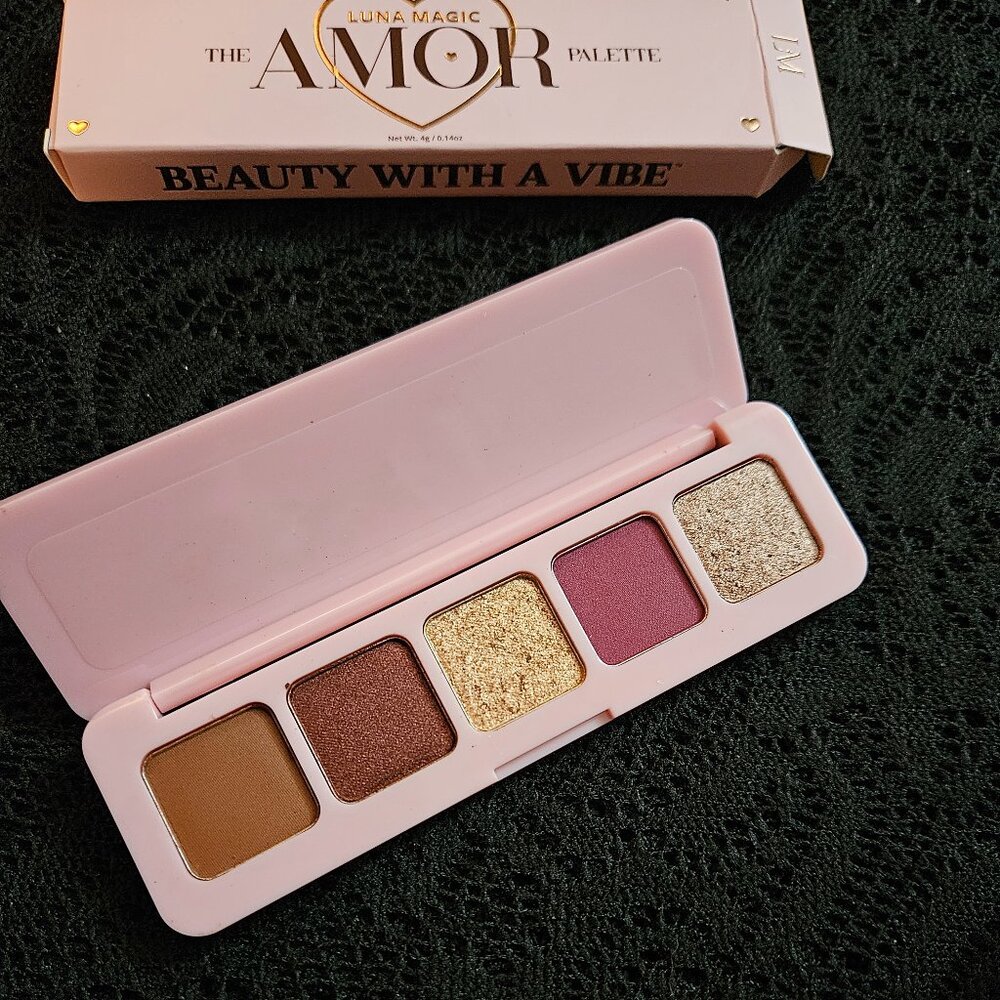 NIB Luna Magic The Amor Palette 5-pan Eyeshadow Palette